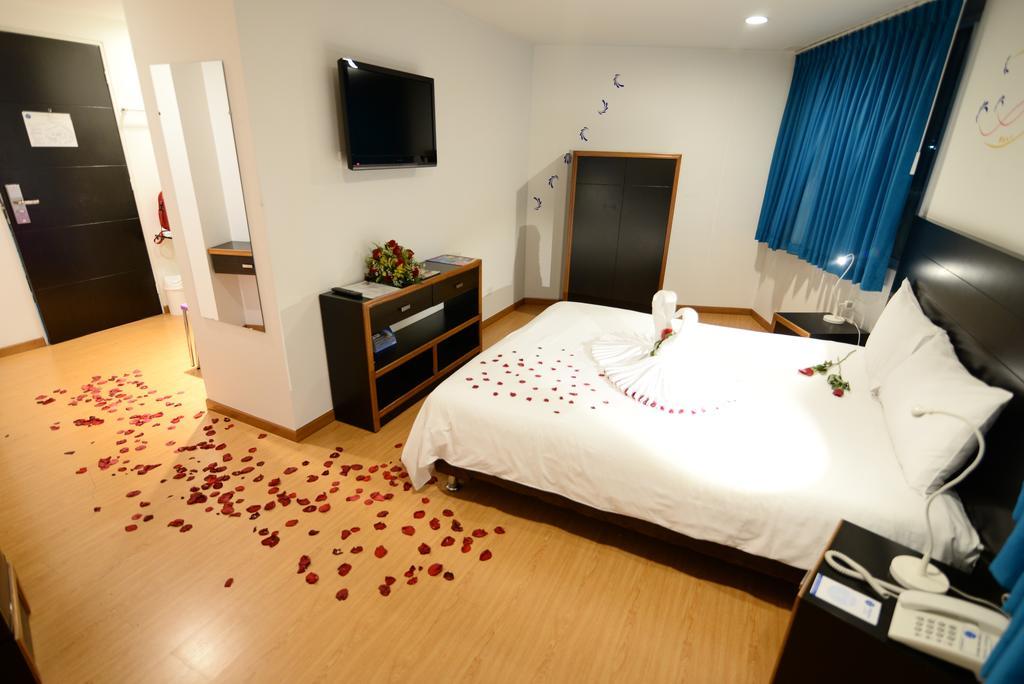 Benidorm Hotel มานิซาเลส ภายนอก รูปภาพ