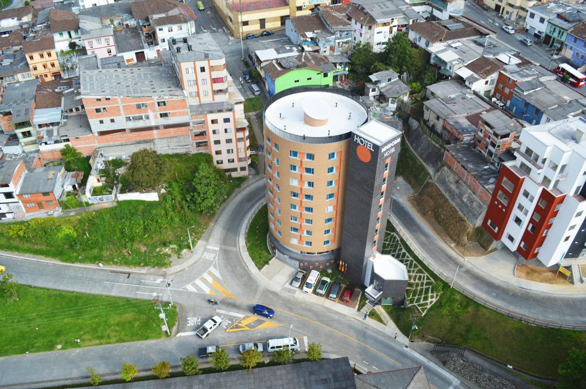 Benidorm Hotel มานิซาเลส ภายนอก รูปภาพ